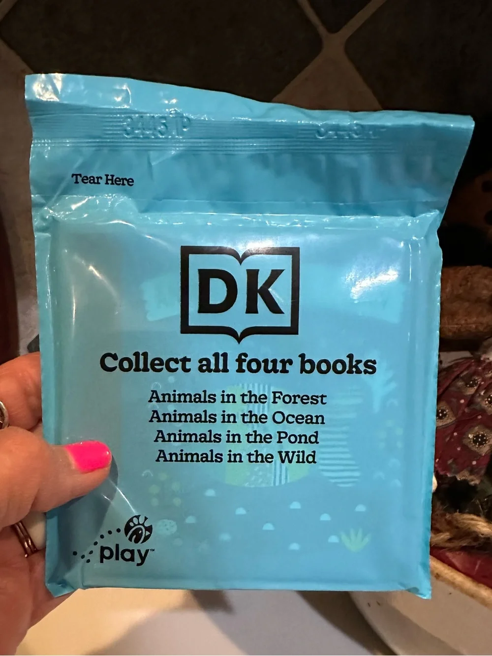 2026 DK ANIMALS IN OCEAN MICRO BOARD BOOK COLLECTIBLE CHICK FIL A KID MEAL 4”
